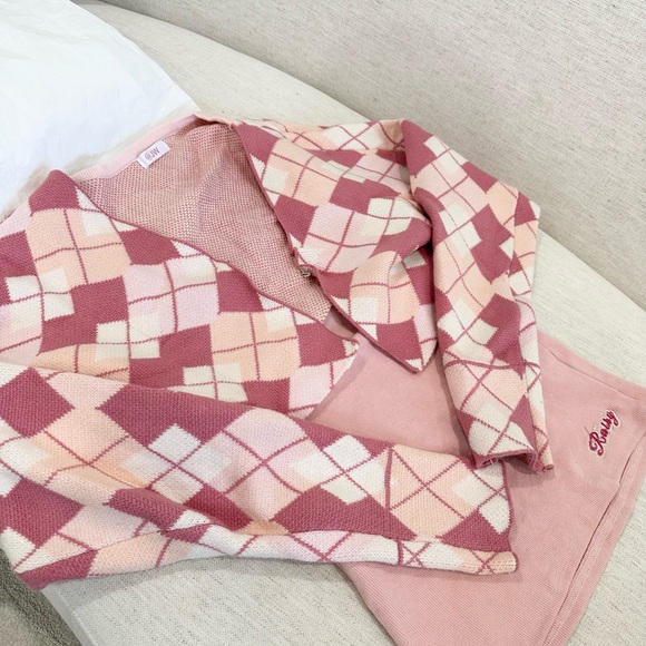 Pink Set of Sweater, Top and skirt - Picture 6 of 7